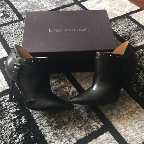 Fabulous 2 1/2 inch Black Enzo Angiolini Booties - Picture 8 of 8